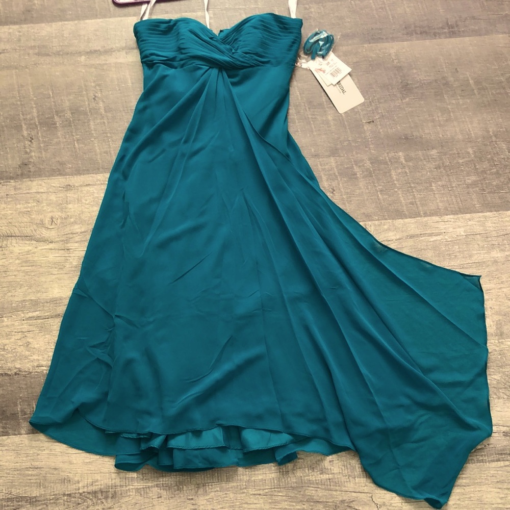 Strapless Chiffon Gown. Color turquoise Green.